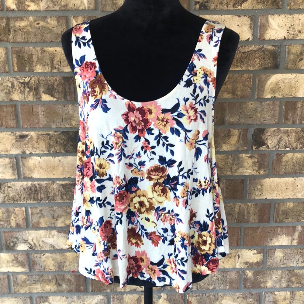 🦅 American Eagle 🦅 Soft & Sexy Floral Tank XL